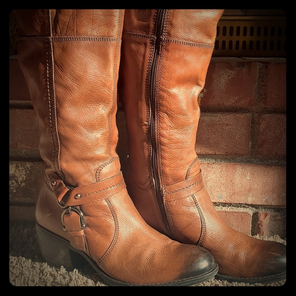 Brand new ,  Clark's tall brown leather boots 9m